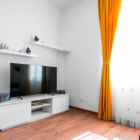 Modern Serenity ~ 1 Bd Flat In *